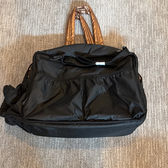 Stylish Gold Tote Bag - Picture 9 of 12